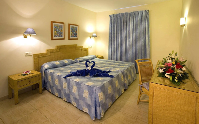 HL Club Playa Blanca Hotel