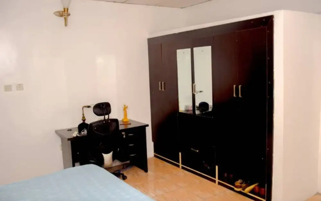 Inviting 2-bed Apartment in Lagos -canal Views