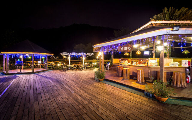 CRYSTAL RESORT - Continental Club