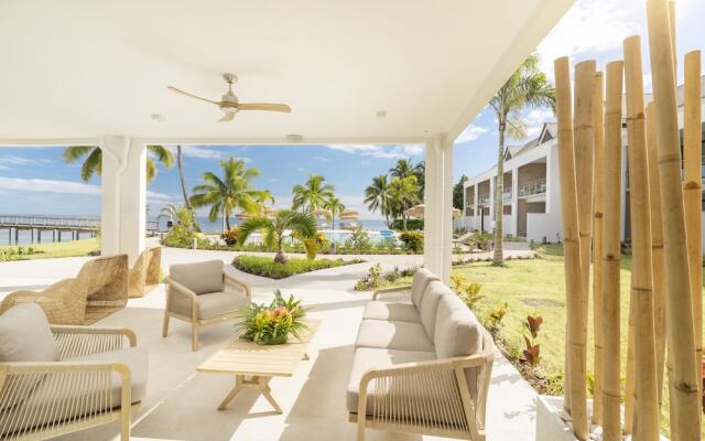 Cook's Bay Hotel and Suites