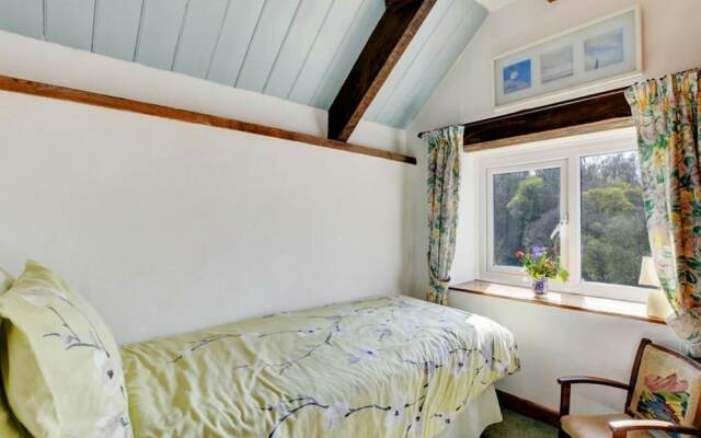 Quaint Holiday Home in Whitland With Garden