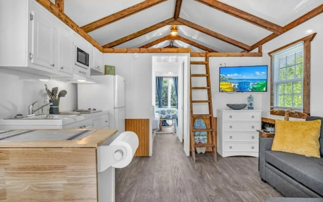 Aqua Lodges at 47th Street Gulfside