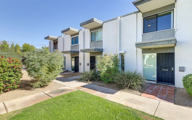 Scottsdale Townhome: Furnished Patio & Pool Access