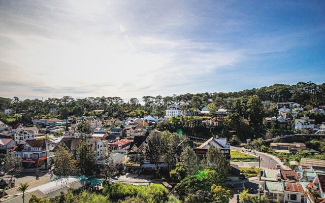 Charlie Mansion Dalat