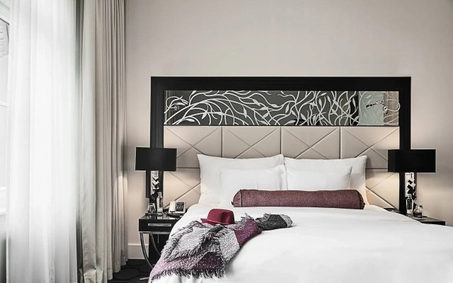 Roomers Berlin Steinplatz, Autograph Collection