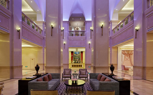 Yin Run Jin Jiang Castle Hotel
