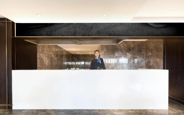 Western Royal Palace Hotel