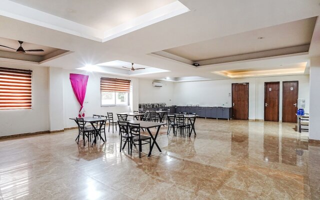 Fabhotel Grace Inn