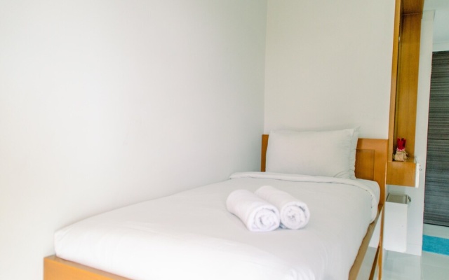Minimalist and Homey Studio Room at Amazana Serpong Apartment – Guest Rooms – South Tangerang