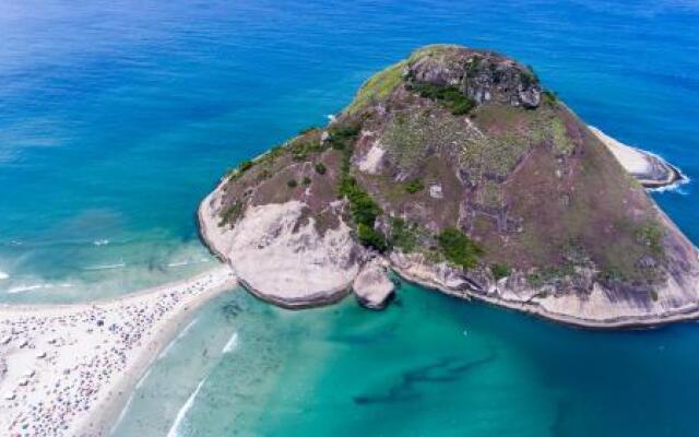 Rio Surf House Hostel e Pousada