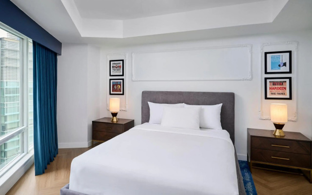 Pantages Hotel Downtown Toronto