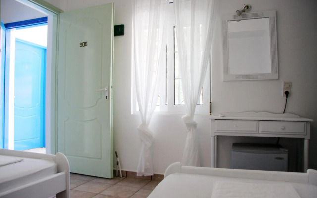 Armadoros Hotel Ios Backpackers