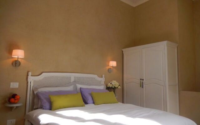 White Lilac romantic B&B adults only