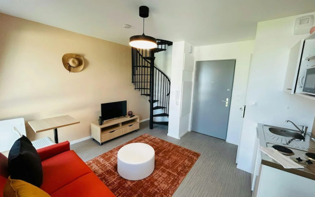 We Live In R - Duplex 501