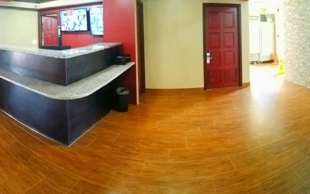 Red Roof Inn & Suites Houston - Hobby Airport