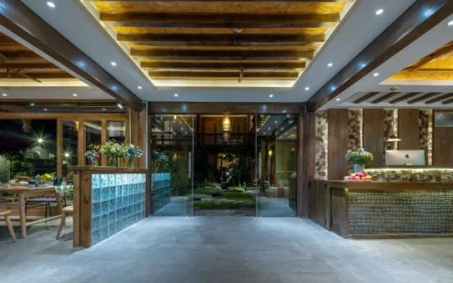 Nahulan Inn