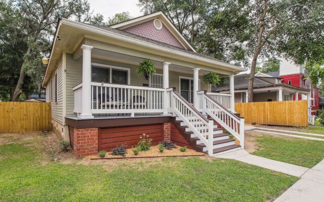 Savannah Home w/ Patio & Grill ~ 2 Mi to Downtown
