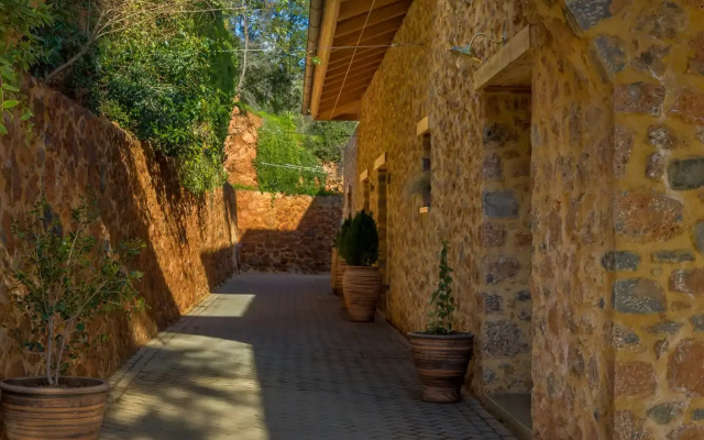 Oak Tree Estate