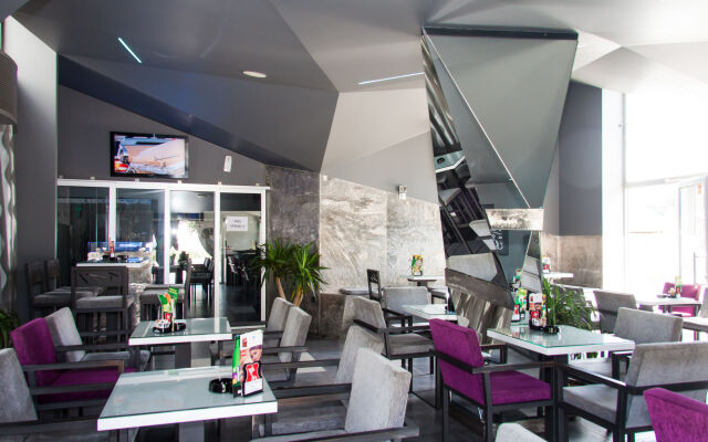 Hotel Cool Zagreb Airport
