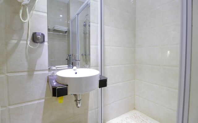 Airy Penuin Center Batam