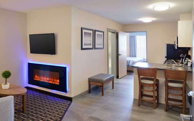 Pomeroy Inn And Suites Vermilion