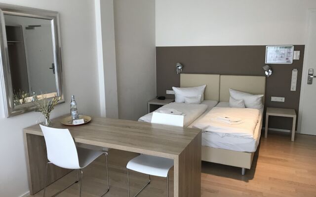 SCHROEDERS Apartement Hotel