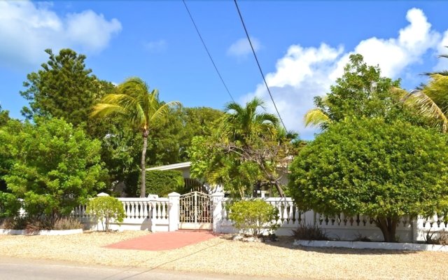 Aruba Tropical Garden Home