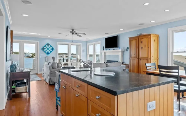 Downeast Retreat 4 Bedroom Home by RedAwning