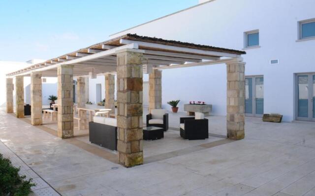 Masseria 8 camere e 10 bagni, piscina mare m880