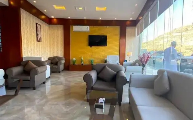 The Palace Hotel Suites 2