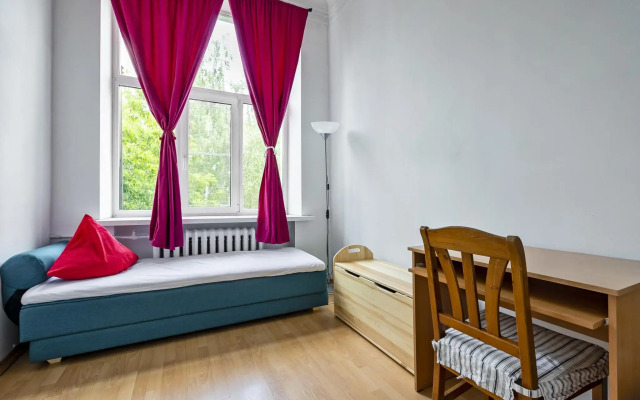 MaxRealty24 Apartments at 10 Peschanaya Street