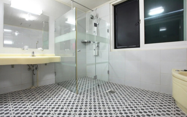 Cheonan EL Hotel
