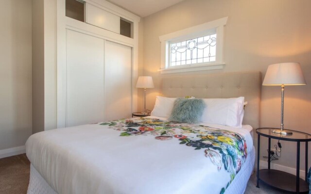 Sunny & Spacious Character Villa