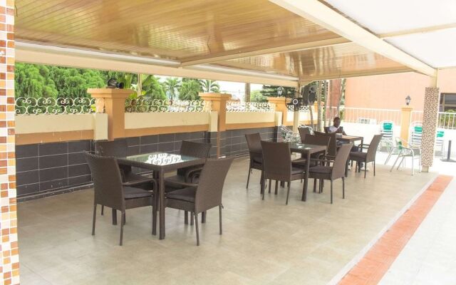 Villa Park Hotels