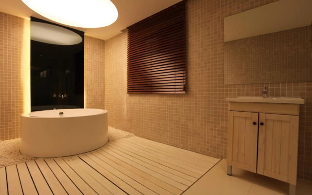 Yuwon Hotel