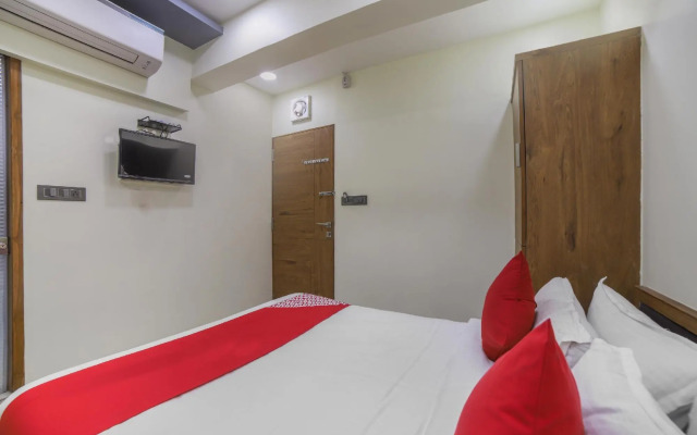 OYO 66877 Hotel VM Palace