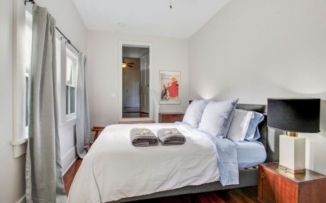 Montgomery Apartments on Magazine Street