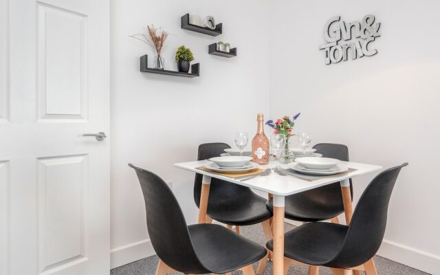Livestay-spacious Modern One Bed Apt Near Heathrow