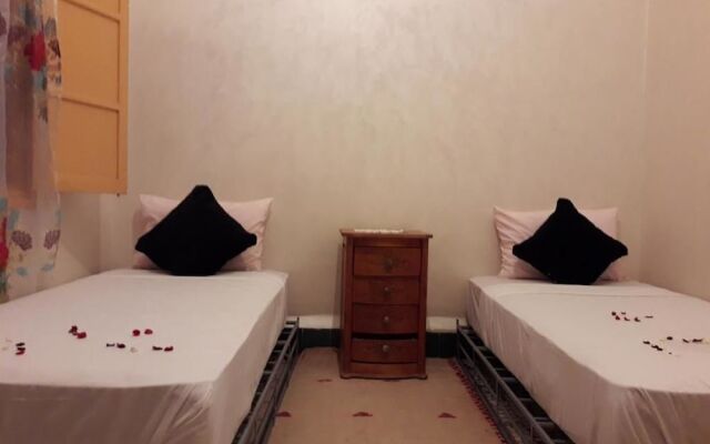 Full Moon Hostel