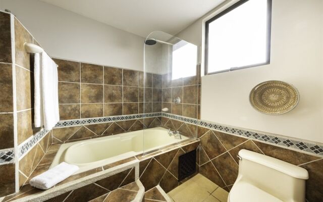 5th Flr Ocean View Penthouse With 2 Level Balcony