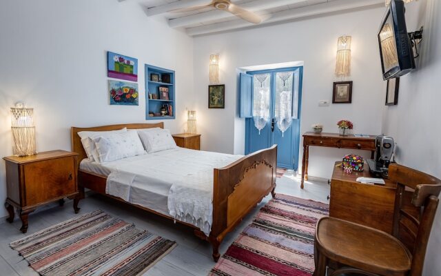 The Aegean blue country house Old Milos