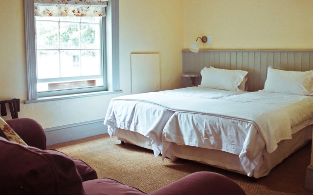 Mountain Manor Guest House & Executive Suites