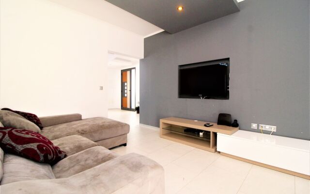 Plaza Villa with Private Pool