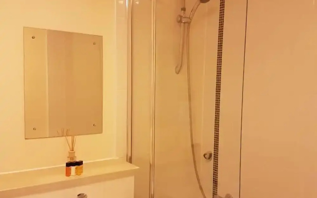 45 Brooklyn House - Lap of Luxury City Centre Apartments in Hub - Parking, City View