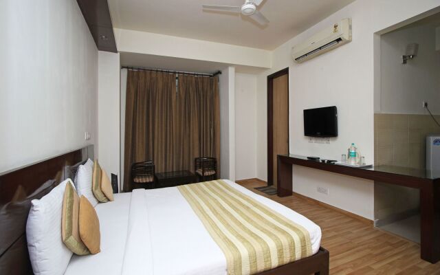 Merriment Hotel Sec 31 by OYO