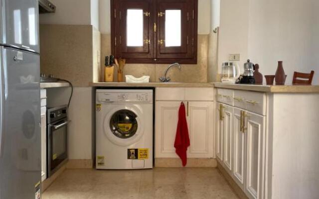 Sabina 1br apartment Lagoon view with shared pool