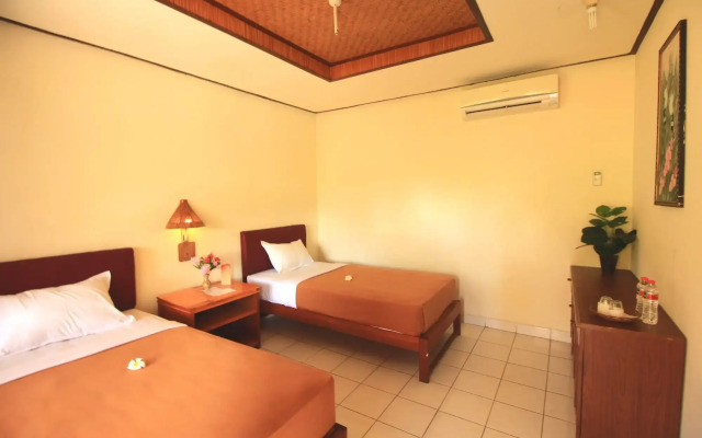 Lovina Beach Hotel