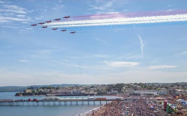 Torland Seafront Hotel