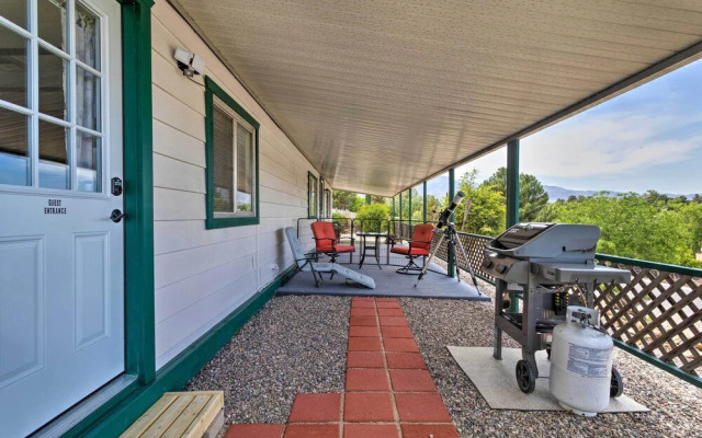 6 Mi to Old Town, Panoramic Views: Cottonwood Gem!