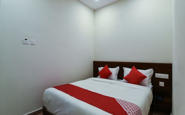 Blue Moon Inn By OYO Rooms